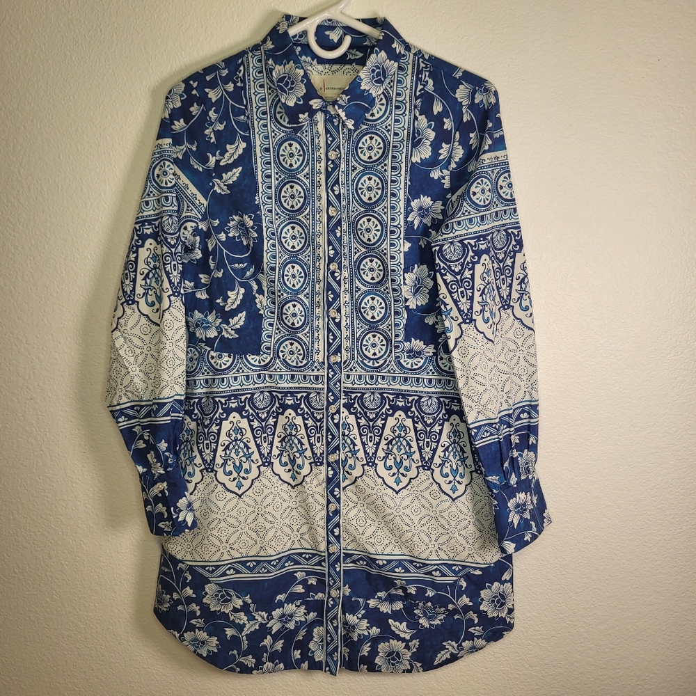 Anthropologie button down paisley patterened tunic with pockets size Medium